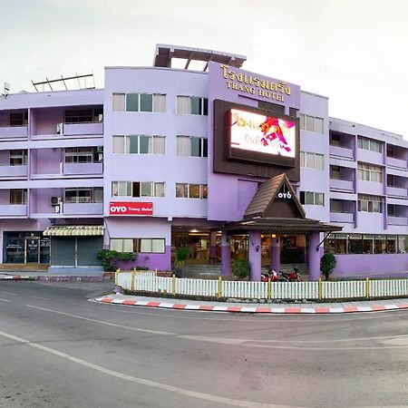 Oyo 565 Trang Hotel Exteriör bild