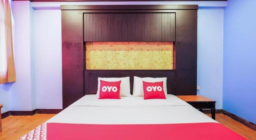Oyo 565 Trang Hotel Exteriör bild
