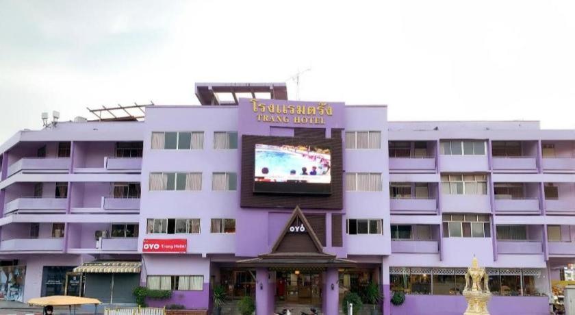 Oyo 565 Trang Hotel Exteriör bild